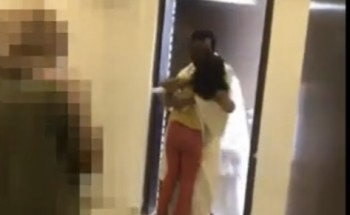 طفلة تائهة في الحج تلتقي بوالدها .. فرحة عارمة ومشاعر مؤثرة (فيديو)