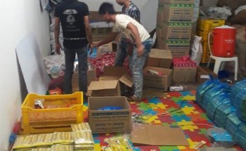 بالصور.. ضبط عمالة تُعبئ “المساويك” غير الصالحة في أكياس تحمل أسماء تجارية مضللة بمكة