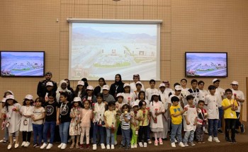 جدارية “وحدة وطن” تزين ختام قافلة أبناء الشهداء بمكة