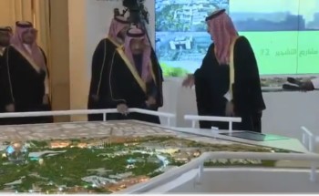 شاهد.. خادم الحرمين يوجِّه سؤالًا مهمًا لـ”ولي العهد” أثناء تدشين مشروعات الرياض الكبرى!