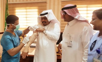 محافظ بيش يدشن حملة التطعيم ضد الإنفلونزا الموسمية