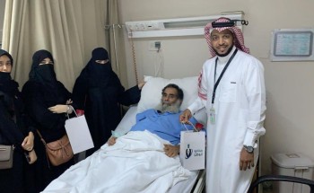صحافيو الوطن يزورون المنومين بمستشفى الثغر بجدة