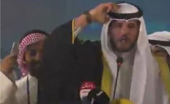 شاهد.. ردة فعل أحد أبناء ” الرشايدة ” بنجاح حملة جمع دية ” العازمي”