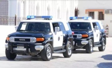 شاهد .. دوريات الأمن تداهم موقع يختبئ فيه عمالة مخالفة بالمزاحمية