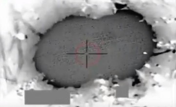 شاهد: طيران التحالف يستهدف تجمعات حوثية في جبهة نهم