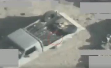 شاهد.. مقاتلات التحالف تستهدف عناصر من مليشيا الحوثي الإرهابية في جبهة نهم