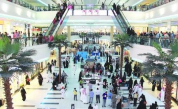 “مديرة مركز كورونا” بالرياض تطالب المواطنين بالابتعاد عن المطاعم والأماكن العامة هذه الأيام – فيديو