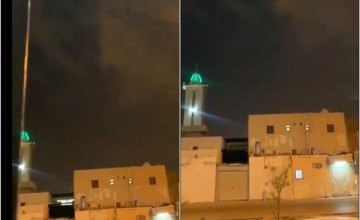 بعد وقف صلاة الجمعة والجماعة .. بالفيديو: مؤذن يبكي في أحد مساجد المملكة أثناء تلاوة “صلوا في رحالكم”