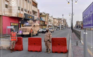 شاهد: انتشار مكثف لقوات الحرس الوطني في حي الفيصلية والفاضلية بالأحساء لتطبيق قرار منع التجول