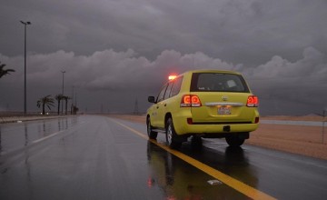 مدني حائل: انتشار فرق الإشراف الوقائي بمناطق شدة الأمطار لمتابعة مسار الأودية