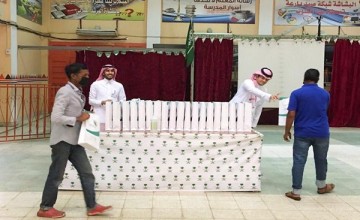 بمشاركة جمعية رفق .. اللجنة الشبابية بمحايل عسير تبادر بتكريم عمال النظافة