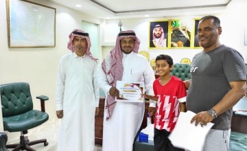 ‏رئيس مركز العالية يُكرم لاعبي أكاديمية التعاون لفئة البراعم