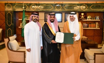 أمير الشرقية يستقبل مواطناً أنقذ طفلة من الغرق