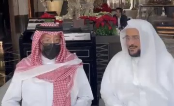 بالفيديو .. لقاء مؤثر وأخوي جمع وزير الشؤون الإسلامية بسفير البحرين السابق وجسد معاني الأخوة في أسمى معانيها