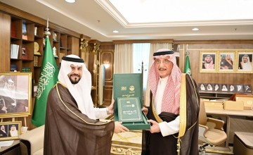 سمو أمير منطقة جازان يتسلّم التقرير السنوي لهيئة تطوير وتعمير المناطق الجبلية للعام 2022م