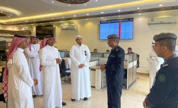 مدير مركز العمليات الأمنية الموحدة 911 يطّلع على مهام وأعمال مركز العمليات والطوارىء بتعليم مكّة