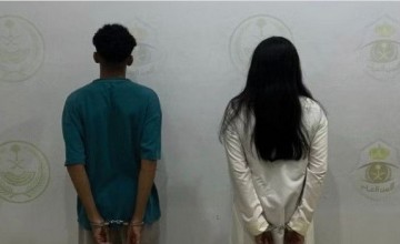شرطة الرياض تقبض على شخصين لإيقاف مركبتيهما في طريق عام وعرقلة حركة السير ومخالفة الآداب العامة