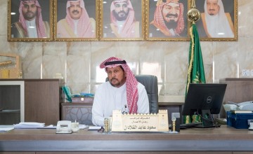 «ابن عم عزيز وغالي ويستاهل أن يُكرم» .. «معرف مرحب» رجل الأعمال سعود بن عابد القلادي يُدعم الإعلامي «سعيد الحمد القلادي»  بمبلغ  150 ألف ريال بمناسبة تكريمه