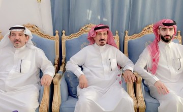رجل الأعمال “حجي بن حيي العويمري” يستضيف اللجنة المنظمة لتكريم الإعلامي الدكتور سعيد الحمد القلادي
