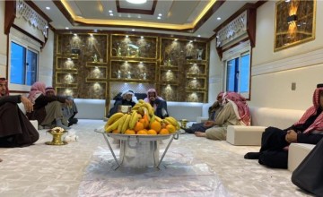 مالك الإبل “فالح عواد بن مضيان الشويلعي” يستضيف عدد من ملاك الإبل في الشويمس بـ”الحائط” .. ويقيم وليمة عشاء