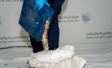 كانت مخبأة في شاحنة ومركبة قدمتا إلى المملكة.. “هيئة الزكاة”: إحباط محاولتي تهريب أكثر من 250 ألف جبة كبتاجو في منفذ الحديثة