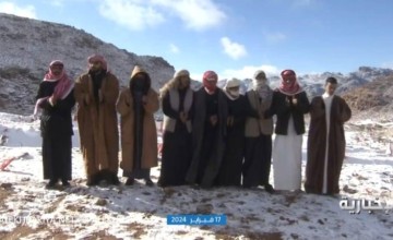 2 تحت الصفر.. شاهد: مواطنون يؤدون “رقصة الدحة” في جبل اللوز احتفالا بيوم التأسيس