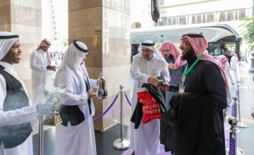 الدفعة الثالثة من برنامج ضيوف خادم الحرمين الشريفين للعمرة والزيارة تبدأ التوافد إلى المدينة