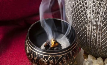 استشاري يحذر من التأثيرات السلبية للبخور على صحة الإنسان