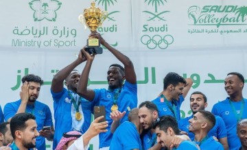 طائرة الهلال تطير باللقب (19)