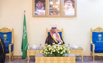 الأمير فيصل بن نواف يزور المراكز التابعة لمحافظة القريات ويلتقي بالأهالي