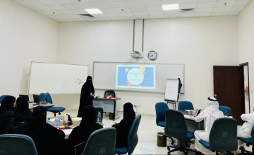 دورة لتدريب المدربين وتطوير مهاراتهم بفرع الجامعة بالدمام