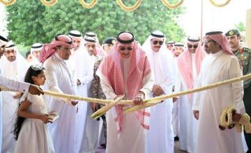 أمير منطقة جازان يدشّن مهرجان الفل والنباتات العطرية الثاني بمحافظة أبو عريش