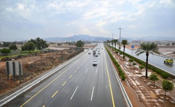 استمرار الأمطار الرعدية والغبار على عدة مناطق بالمملكة.. والأرصاد تحذر من انعدام الرؤية على طريق جازان