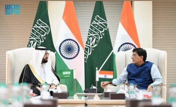 رئيس “الغذاء والدواء” يبحث سبل تعزيز التعاون مع وزير الصناعة والتجارة الهندي