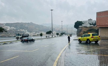 الدفاع المدني يحذر من المجازفة بعبور الأودية أثناء هطول الأمطار