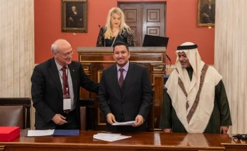 اتفاقية تعاون بين مركز التحكيم الخليجي وجمعية القانون الرياضي الدولي