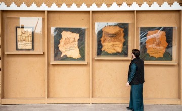 معرض مهرجان خادم الحرمين الشريفين للفن التشكيلي.. محاكاة لتاريخ المملكة ورياضة الهجن