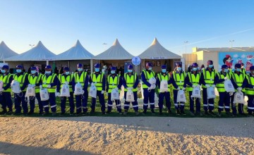 بلدية النعيرية: توزيع كسوة الشتاء لأكثر من 150 عامل نظافة