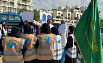 بيئة مكة تقوم بمبادرة لتنظيف شاطيء الحمراء بجدة