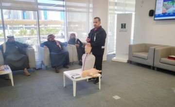 تجارة الجوف تقيم ورشة تدريبية حول الإسعافات الأولية واستخدام جهاز الصدمات