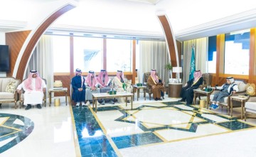 أمير الشرقية يستقبل الفائز بجائزة [ شلفا ) ولي العهد