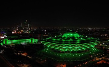 مباني وزارة الداخلية وإمارات المناطق والقطاعات الأمنية تكتسي باللون الأخضر ابتهاجًا بذكرى يوم التأسيس