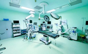 في عملية دقيقة استمرت 6 ساعات.. مستشفى الملك سعود بعنيزة ينقذ خمسينيًا من الشلل بعد حادث مروري خطير