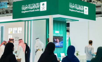 «لتعزيز مكانة العربية عالميًا»..  مجمع الملك سلمان للغة العربية يشارك في معرض مسقط 2025