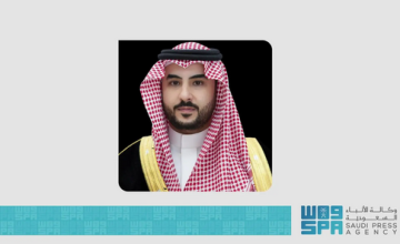 وزير الدفاع الأمير خالد بن سلمان يصل العاصمة الإيرانية “طهران”.. والكشف عن سبب الزيارة