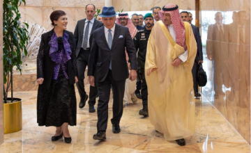 وصول وزير خارجية العراق إلى الرياض وفي استقباله نائب وزير الخارجية السعودي