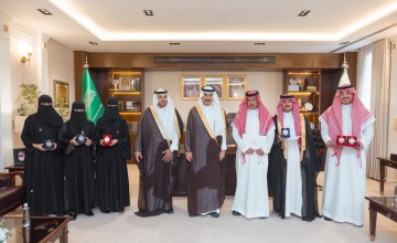 محافظ حفر الباطن يهنئ طلاب الجامعة الفائزين بـ 6 جوائز عالمية في معرض «إيتكس 2025»
