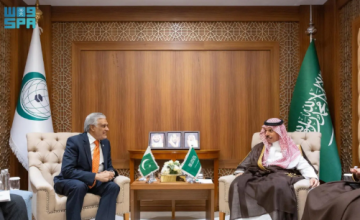 وزير الخارجية يبحث مع نظيره الباكستاني تطورات غزة والعلاقات الثنائية على هامش اجتماع التعاون الإسلامي بجدة