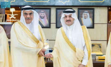 أمير الشرقية يتسلم «جائزة الملك عبدالعزيز للجودة» من أمين المنطقة.. ويؤكد أهمية التميز المؤسسي والارتقاء بالخدمات