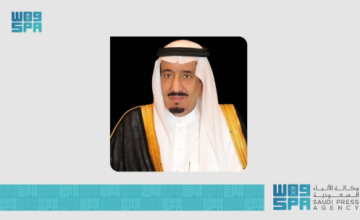 خادم الحرمين الشريفين يمنح 8 مقيمين «ميدالية الاستحقاق» لتبرعهم بالدم عشر مرات